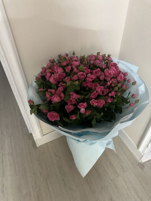 Красивые  букеты роз свежии