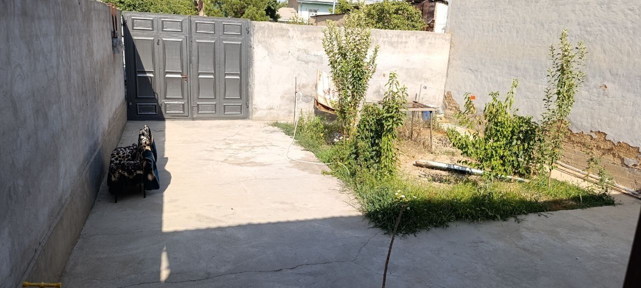 Bektemirda hovli uy sotiladi
