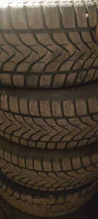 Автомобилни гуми с джанти