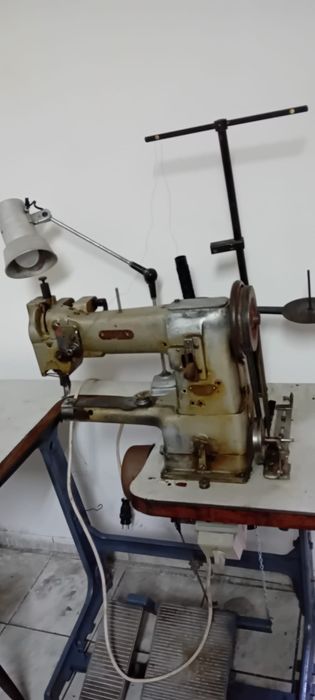 Masina de cusut Pfaff 335 ( Germania )