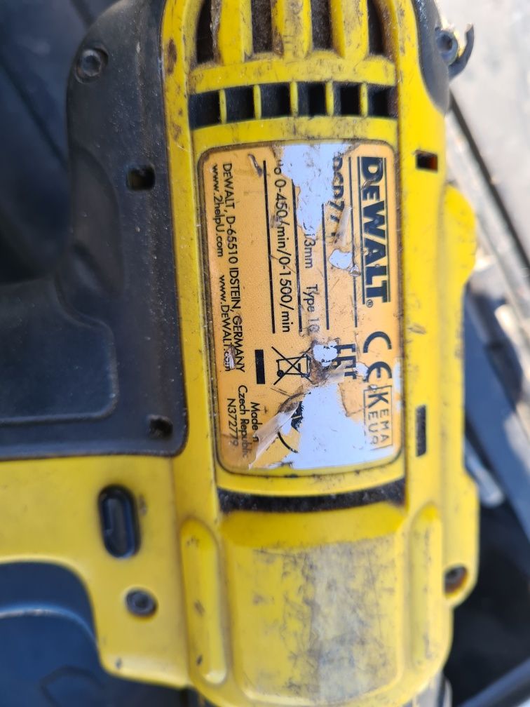 Акумолаторен винтоверт DeWALT