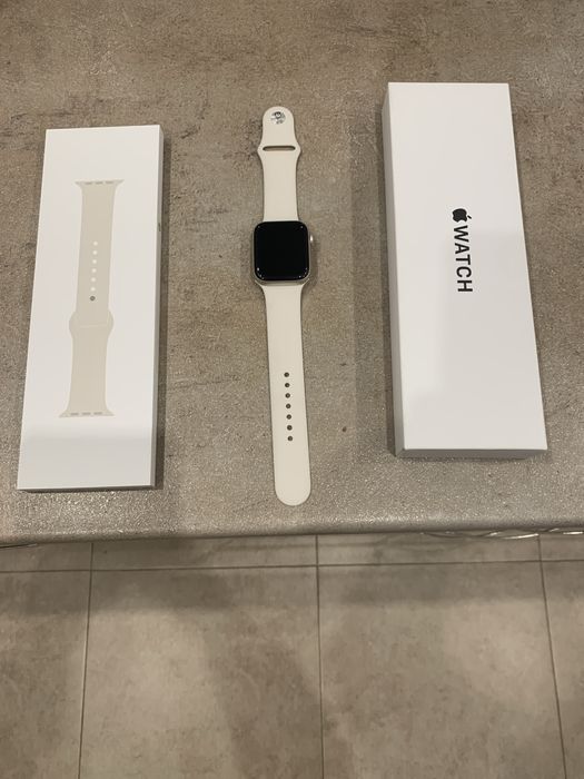 Apple Watch SE (Gen 2) 44 mm Starlight Al Star Sb
