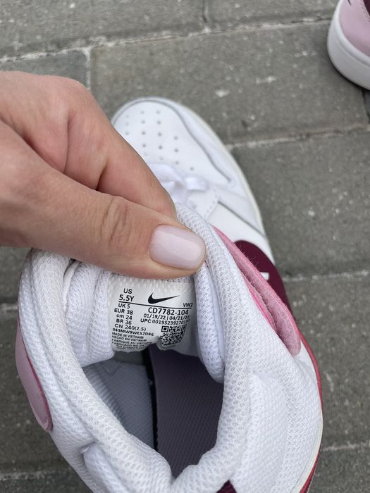 Маратонки. Nike.