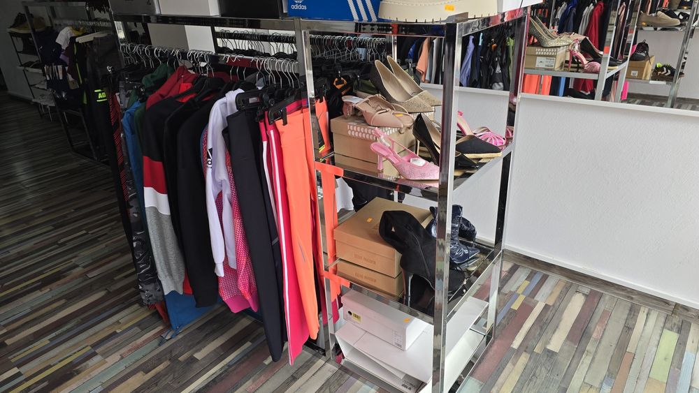 Vand stendere inox doua tipuri, umerașe cu clipsuri/fara, 3 manechine