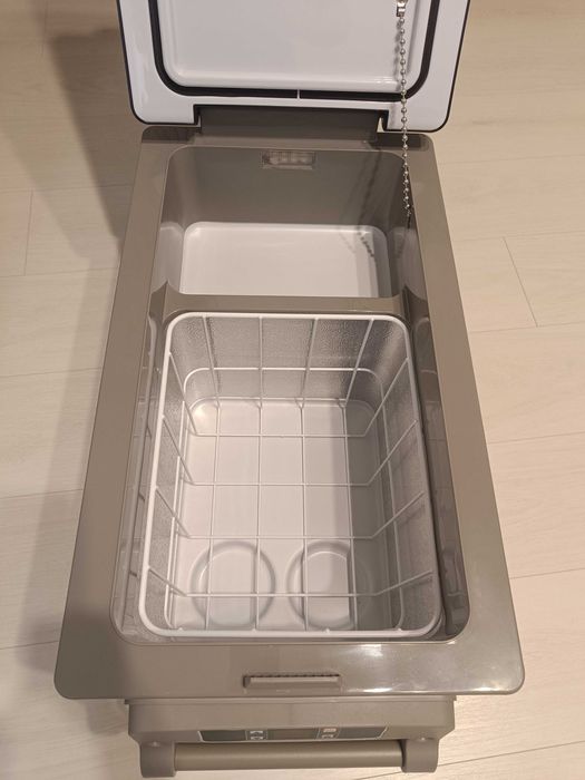 Vand frigider auto Vevor 35L 12 24v 240v