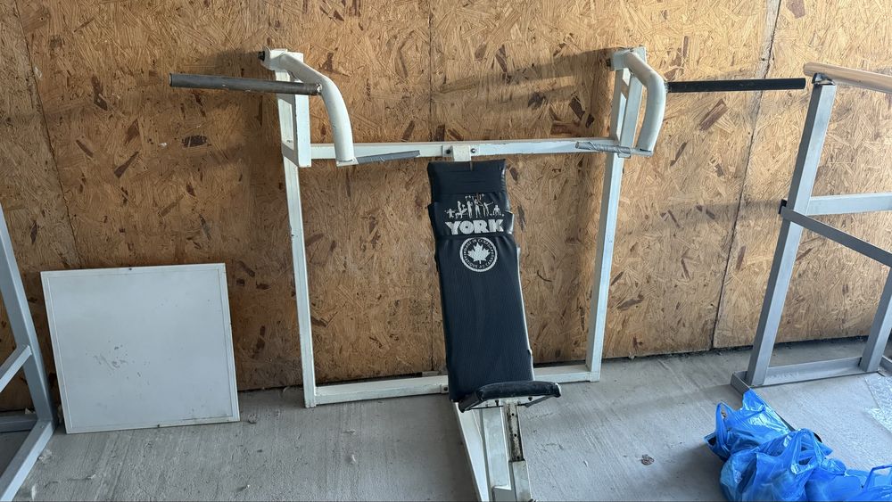 Уред за горна част на гърди