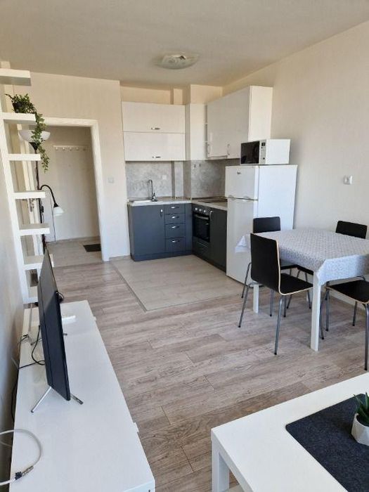 Двустаен апартамент в кв. Христо Смирненски