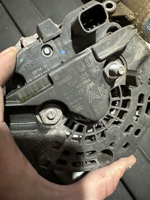 Compresor / Electromotor / Alternator Opel Zafira B 1.6 16 V Z16xep