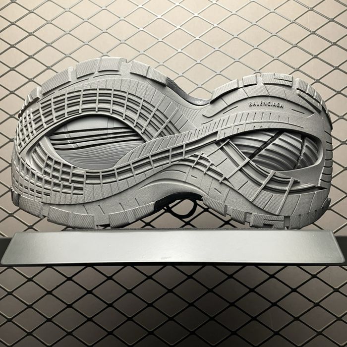 Balenciaga platform 2025