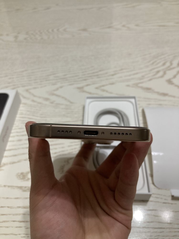 iPhone 16 Pro Max 256gb / Desert Titanium