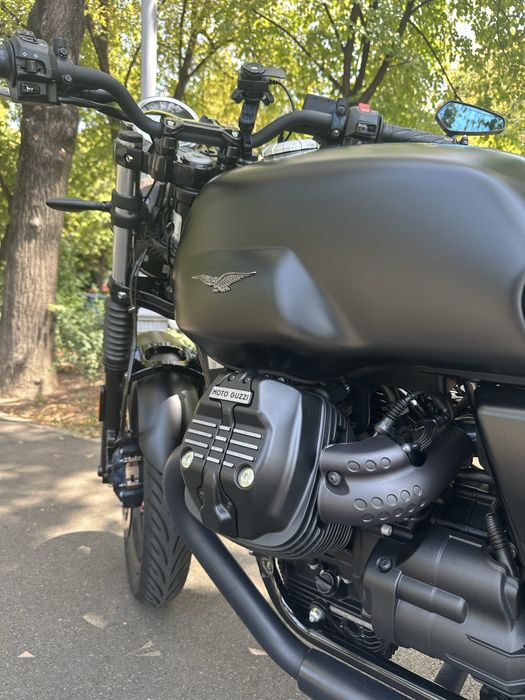 Moto Guzzi V7 Stone 2024