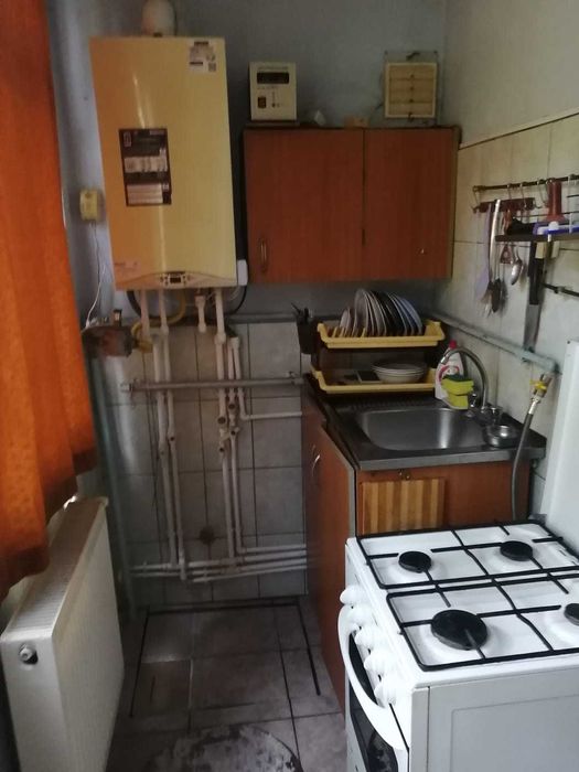 Apartament cu 3 camere, transformat din 2 camere, Poarta 6