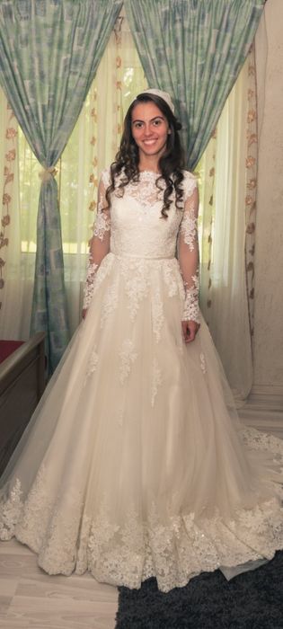 Vând rochie de mireasa mărimea s. ..in stare perfecta ,