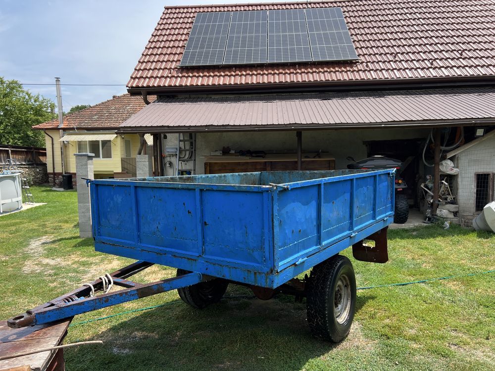 Remorca dupa tractor pe o axa