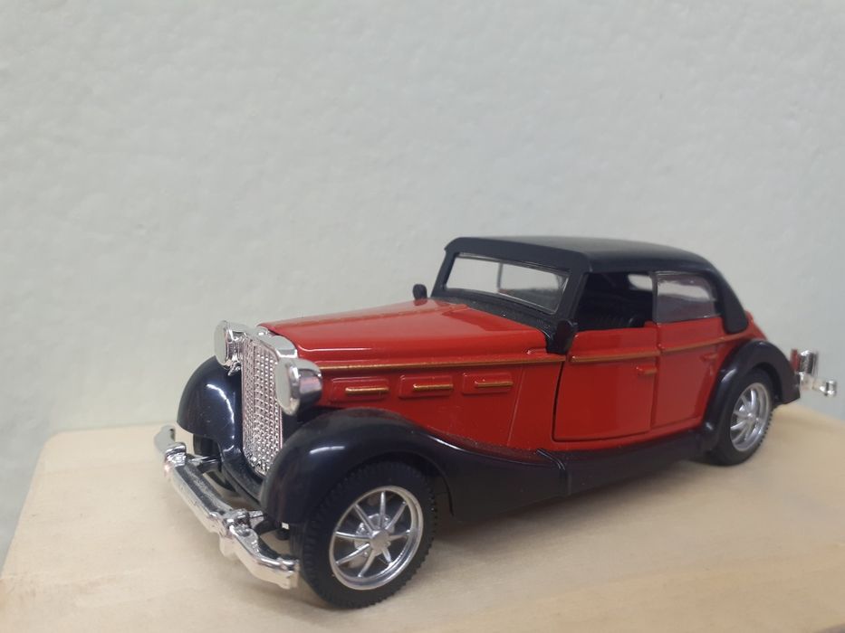 Ретро  автомобиль моделька