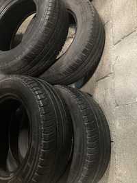 Продавам летни бусови гуми 235/65R16C 4бр