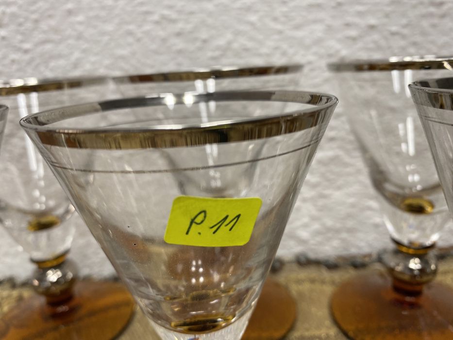 Италиански чаши със столчета от разтопено стъкло