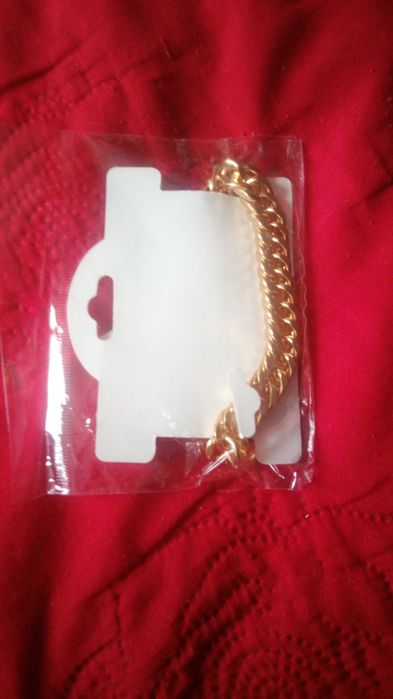 Гривни.         .