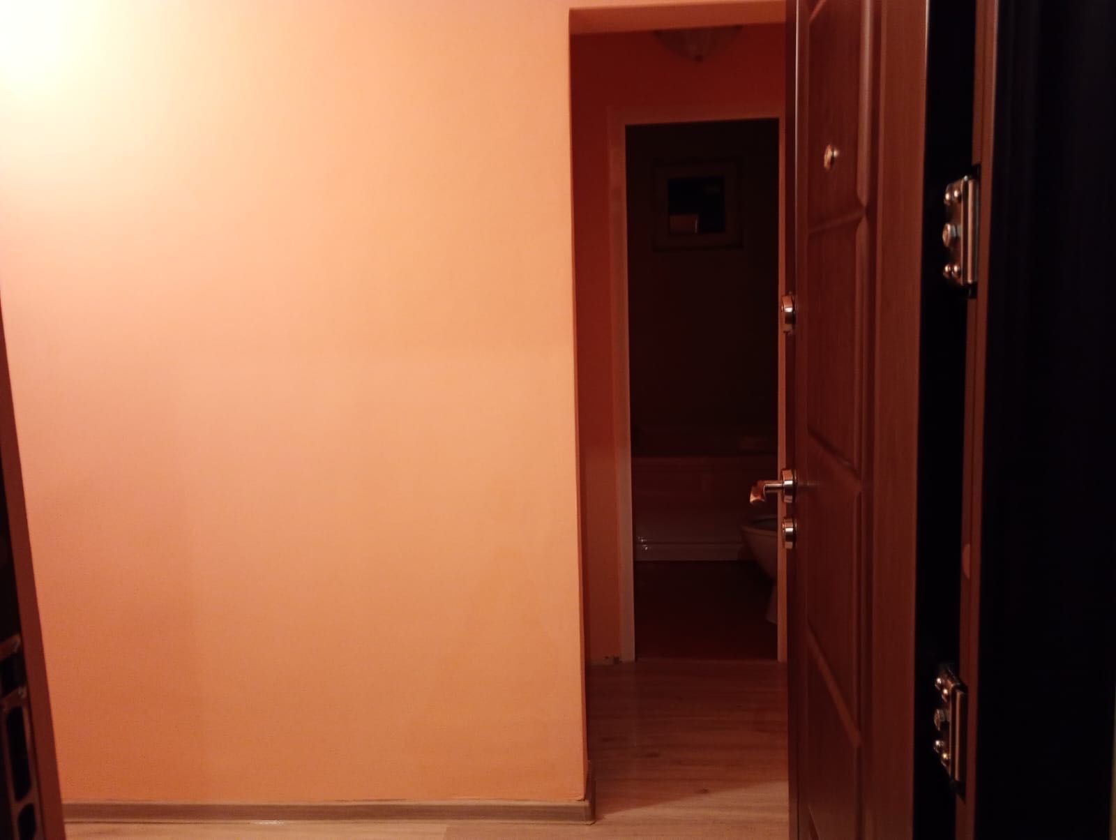Vând garsonieră, zona pistruiatul Braila