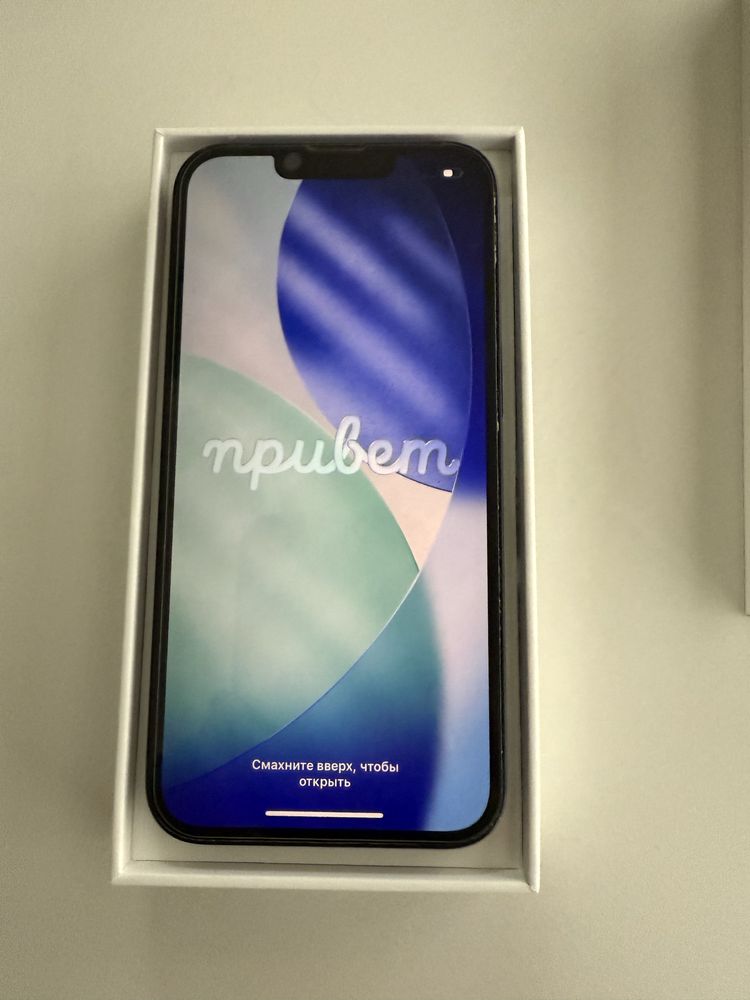 Продавам Iphone 13 128 gb midnight + smartwatch samsung frontier 3
