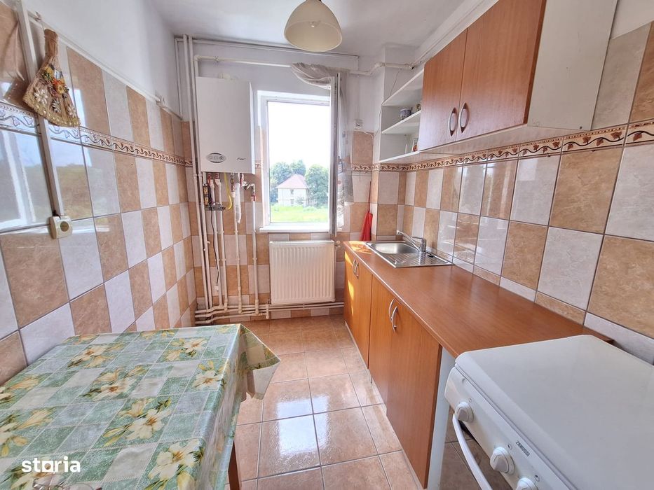 Apartament 2 camere semidecomandate,etaj 2 zona Bazar Letea