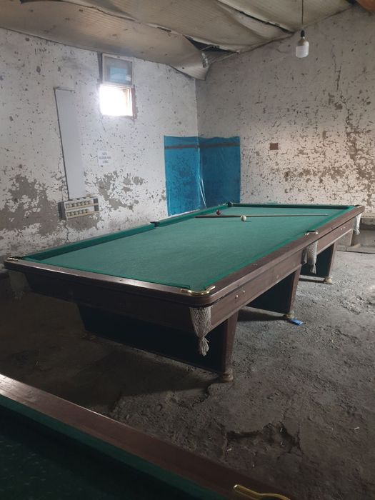 Бильярдный стол 2 та сотилади