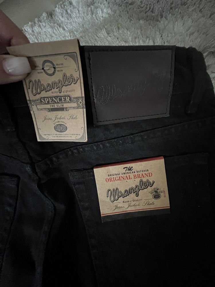 Продам джинсы Wrangler