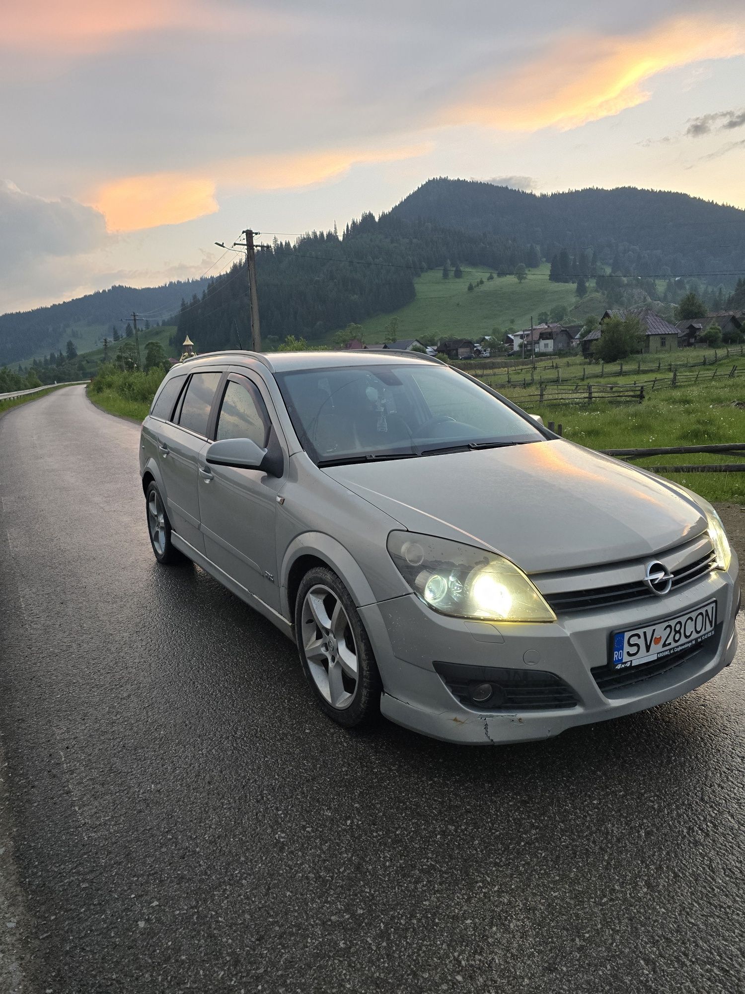 Vând Opel astra H1.9  necesita reparații la caseta de directie