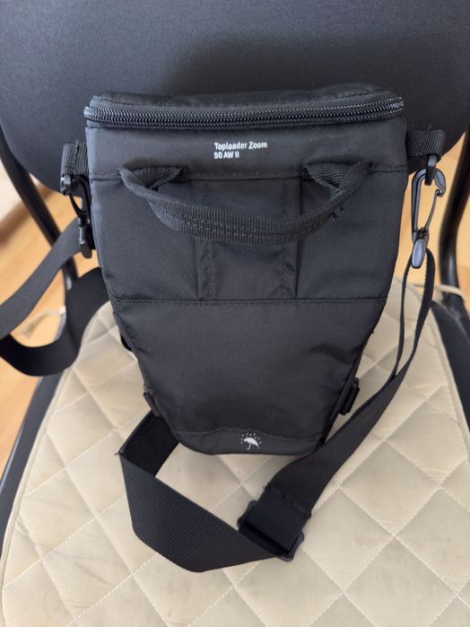 Продам сумку для фотоаппарата новую Lowepro Zoom 50 AW ii