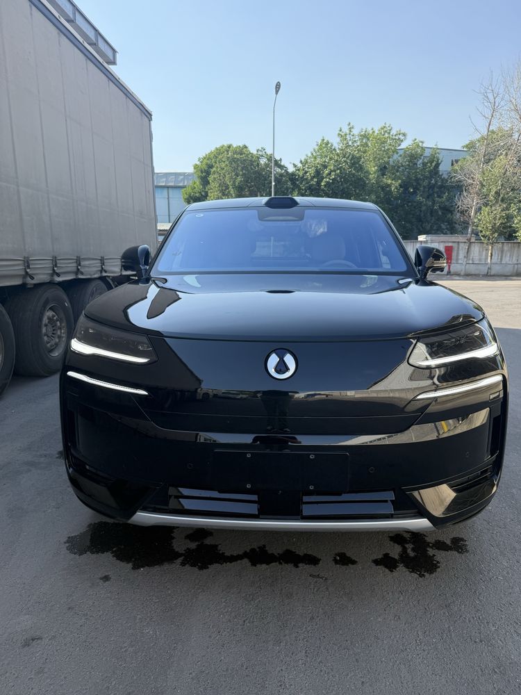 Denza N9 nalichiyada