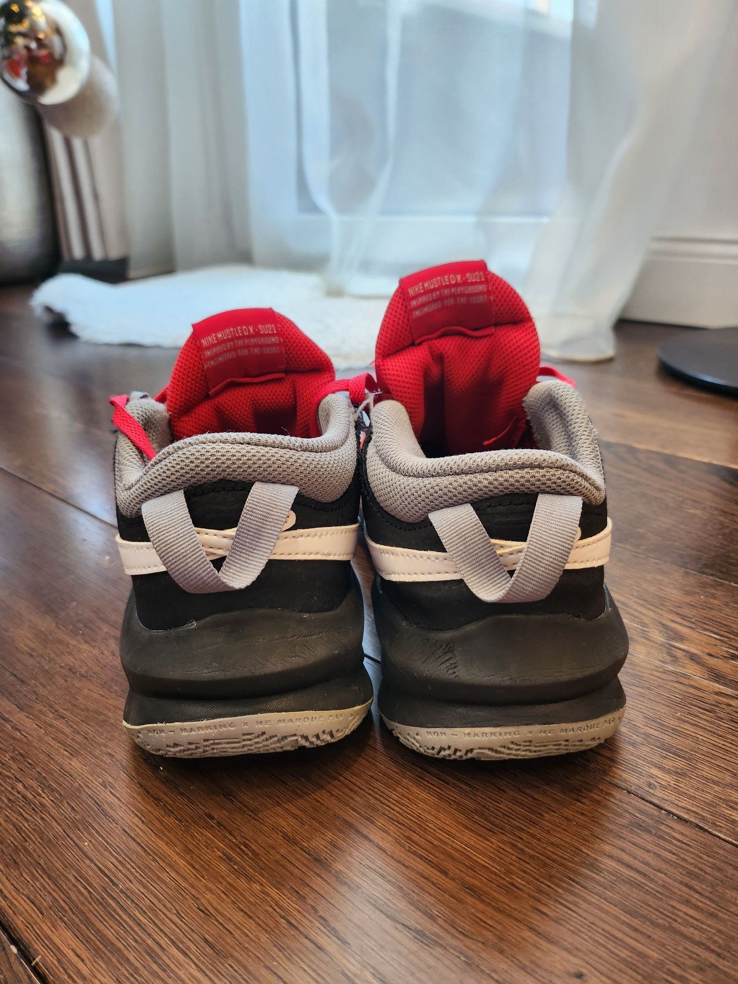 Маратонки Nike 38,5