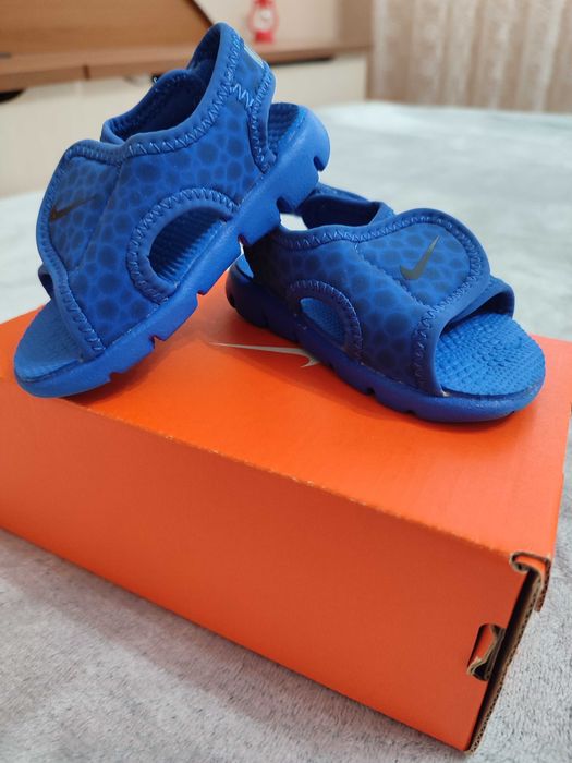 Чисто нови сандали Nike