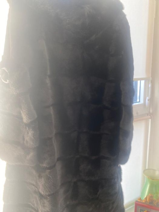 Продается норковая шуба с капюшоном