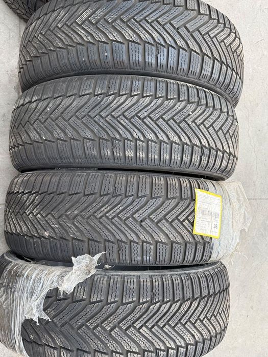 Vând 4 anvelope 205/55/19 Michelin de iarnă ca noi