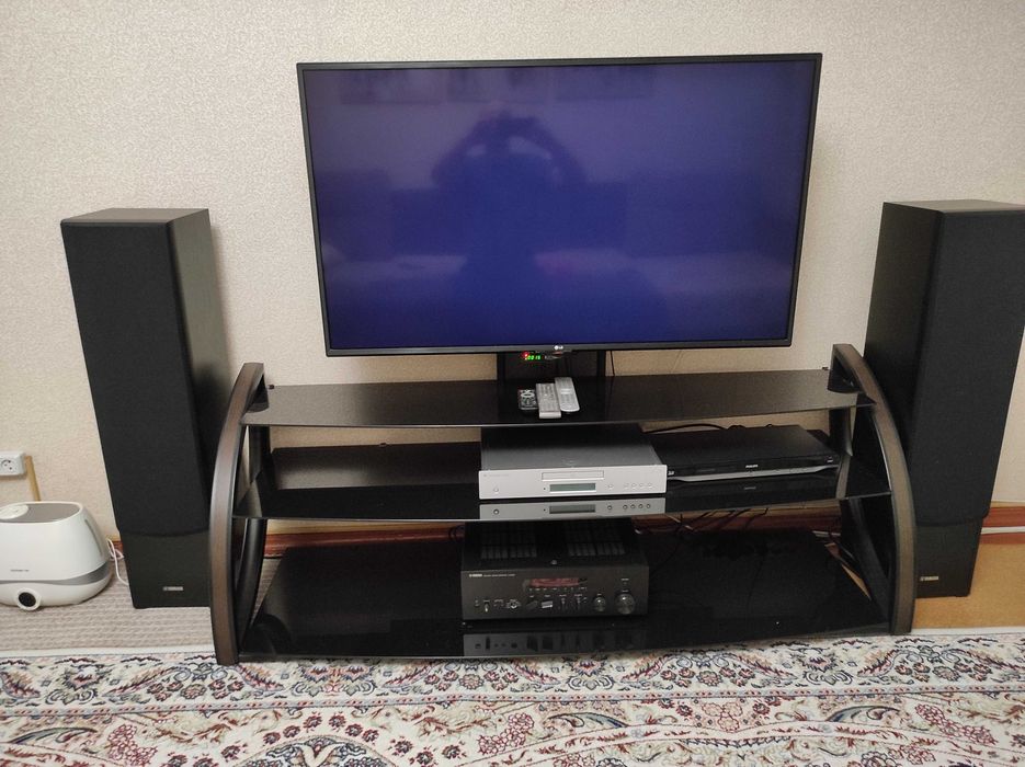 Стойка по телевизор, полка под телевизор