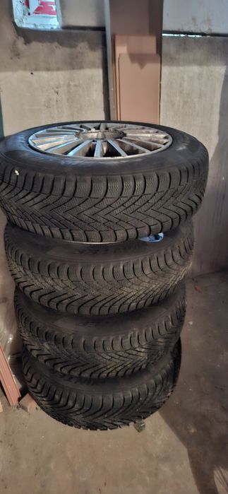 Set Cauciucuri Pirelli 195/65/R15 cu jenti