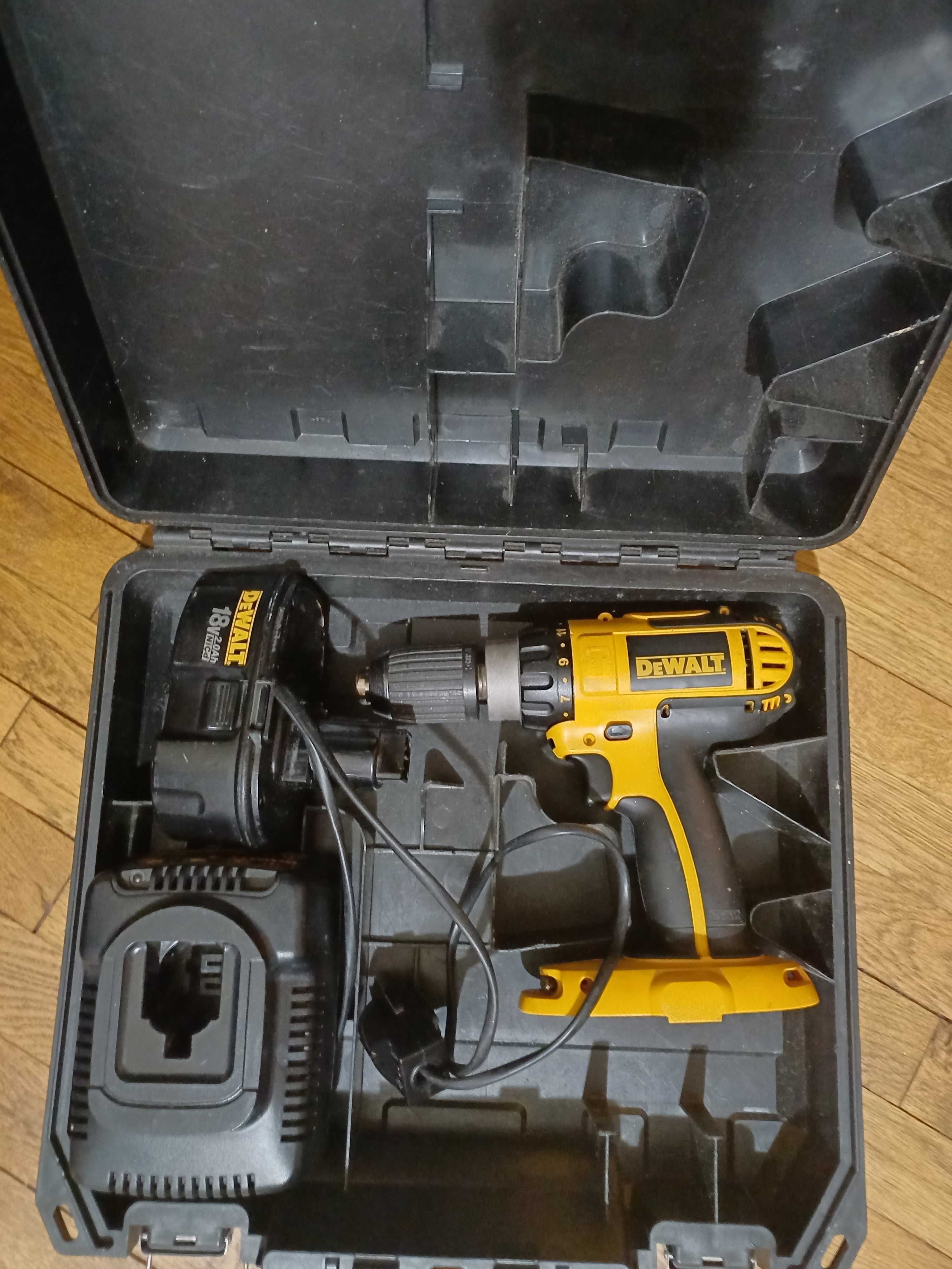 DeWalt винтоверт оригинален , 18v, DC725, куфарче