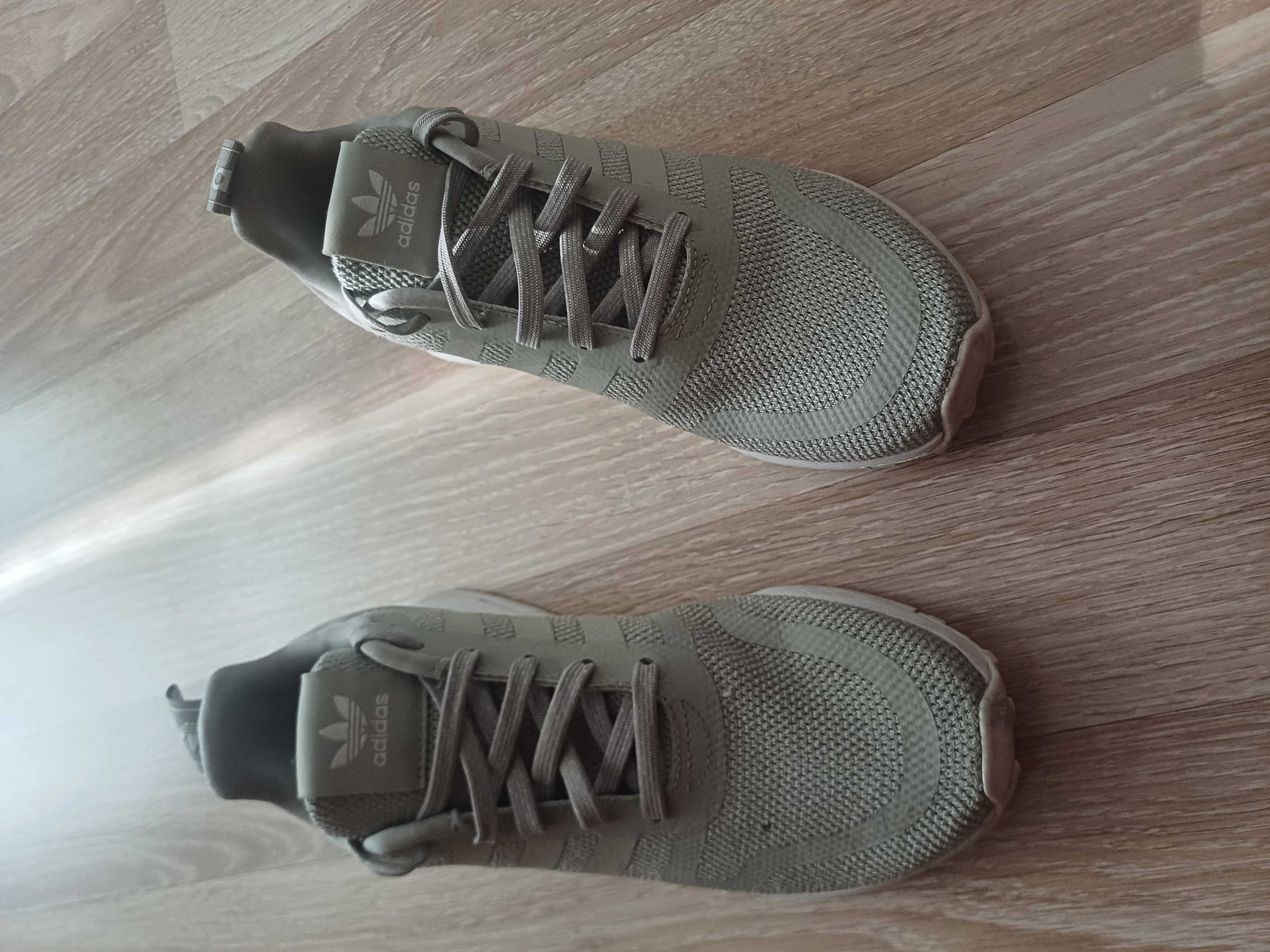 Оригинални маратонки adidas