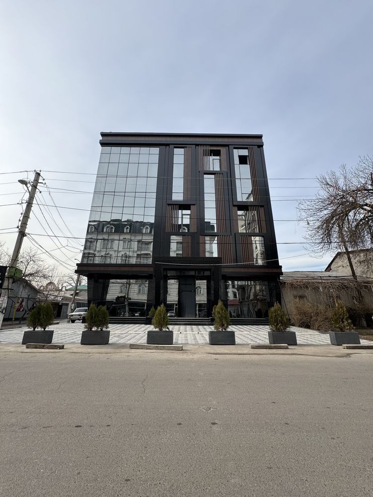 Продается здание свободного назначения в центре Ташкента.