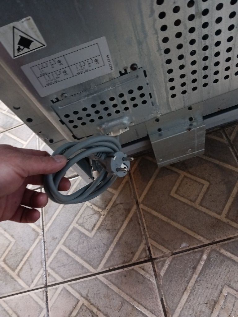 Свободно стояща печка с керамичен плот VOSS с 2 години гаранция!