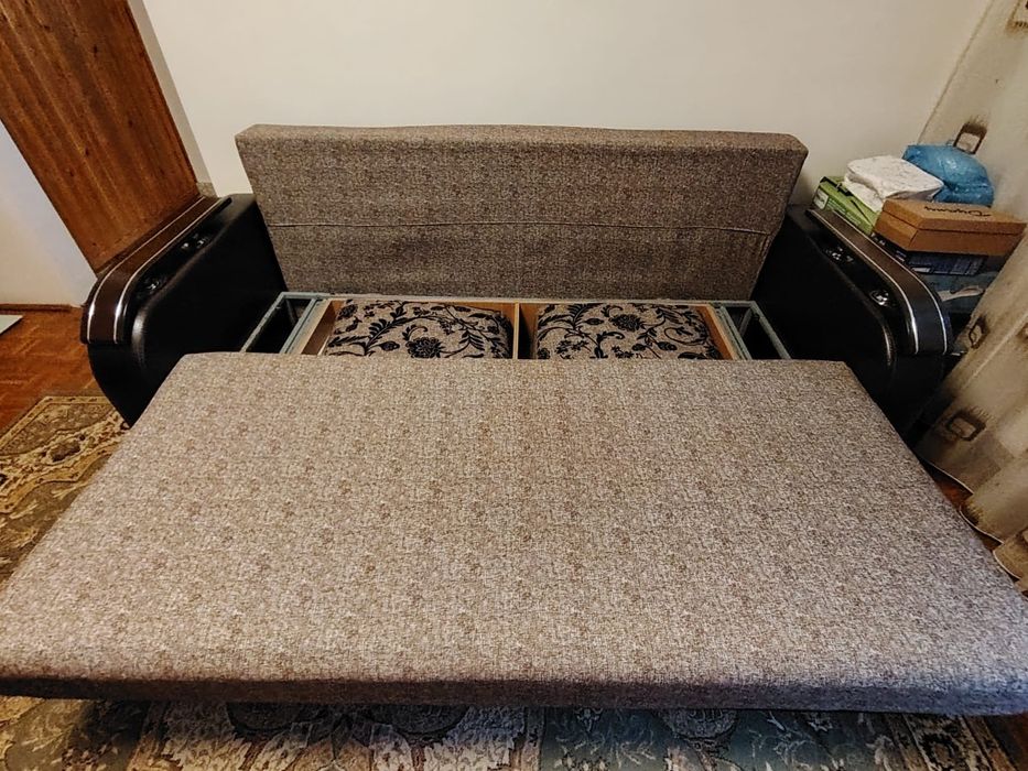 Vând canapea extensibilă