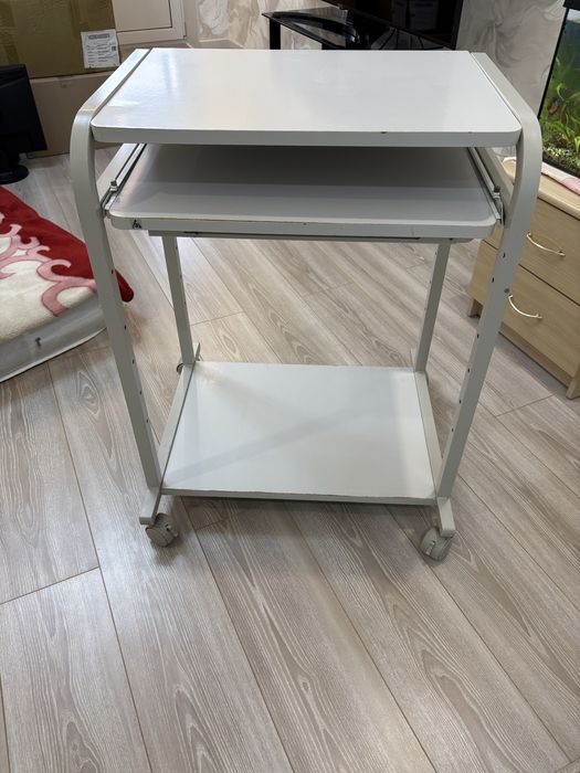 Компьютерный столик