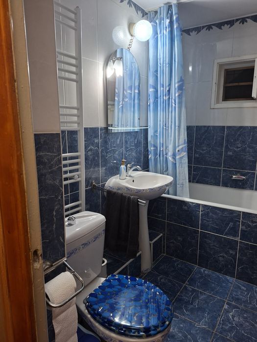 Caut colega de apartament