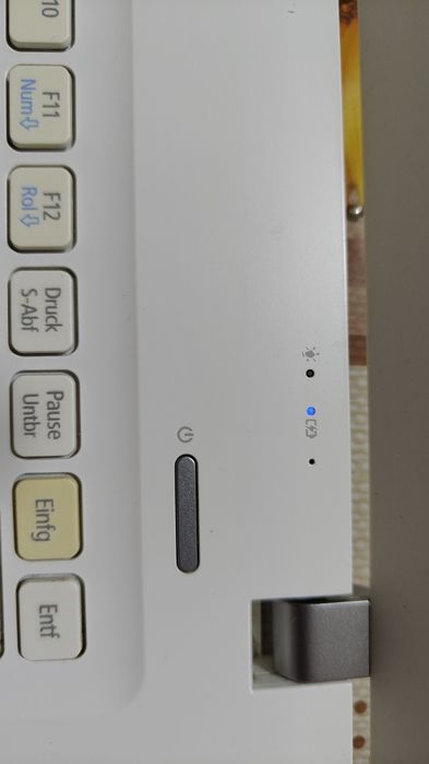 Defect, se vinde pentru piese