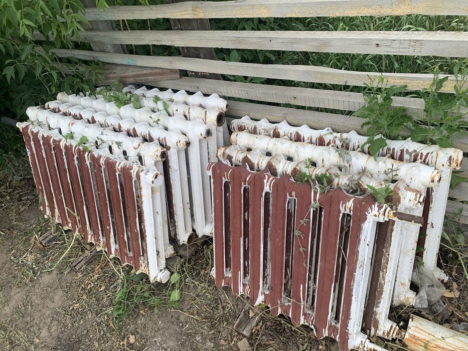 продам батареи чугунные.