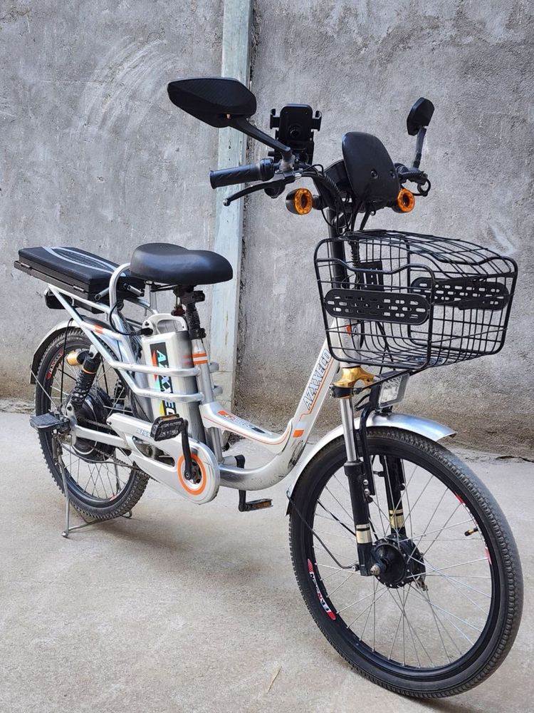 Skuter electrovelik