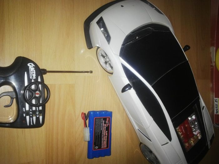 Masina radio comanda Maisto Lamborghini Gallardo alb perlat scala 1/10