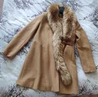 Дизайнерско палто вдъхновено от гардероба на кралицата Max Mara
