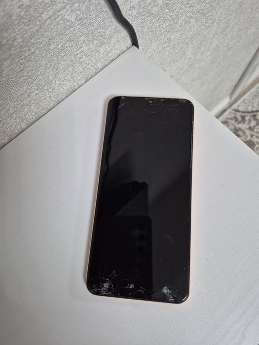 Продам телефон на запчасти