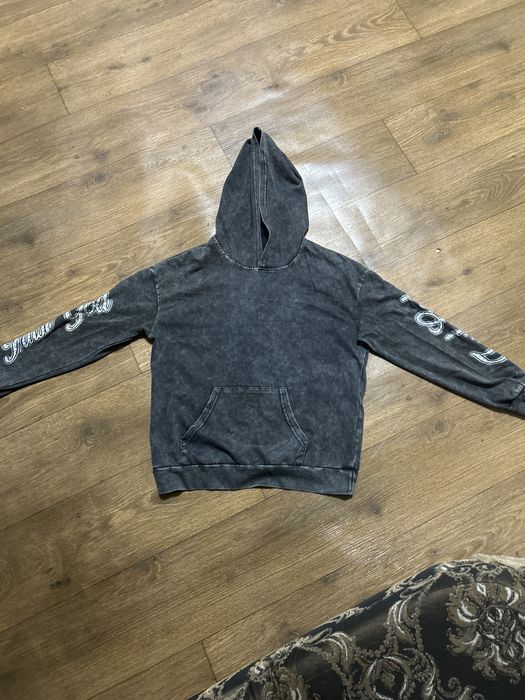 Продам кофту хорошая  все информация в описание